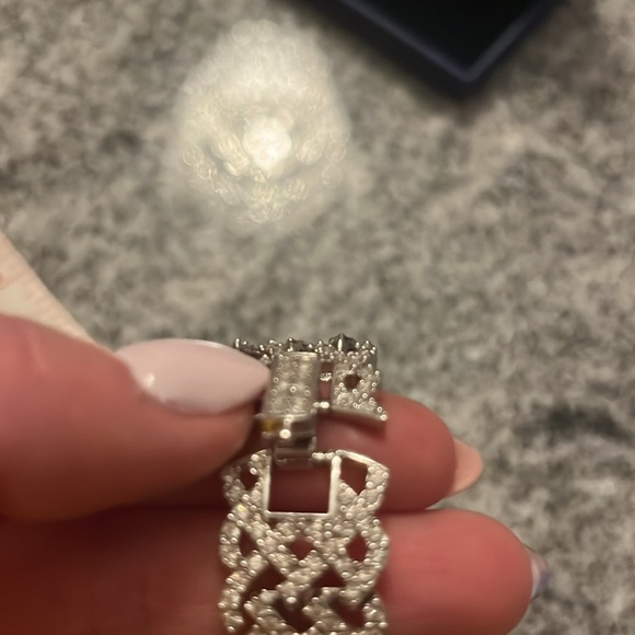 SWAROVSKI- worn once for wedding - basketweave clasp bracelet - Picture 5 of 8